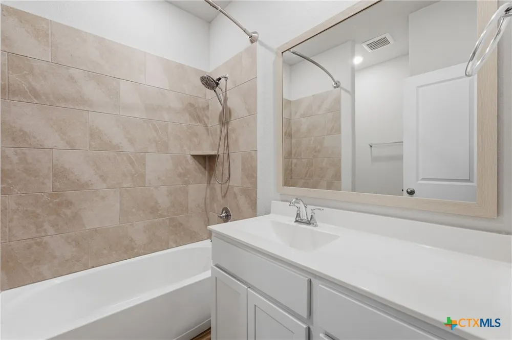369 Durian Loop Buda, TX 78610