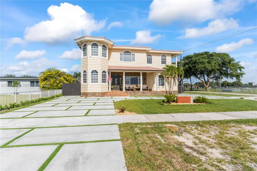 901 Dove Ave Miami Springs, FL 33166
