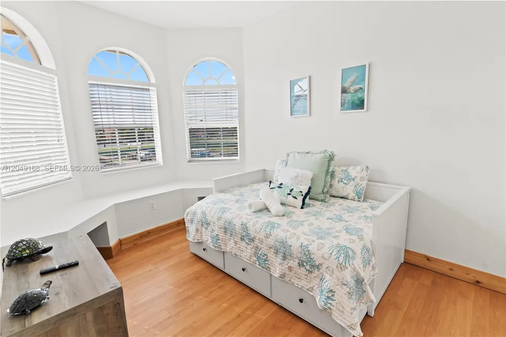 901 Dove Ave Miami Springs, FL 33166
