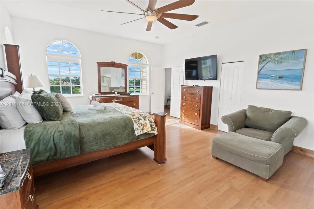 901 Dove Ave Miami Springs, FL 33166