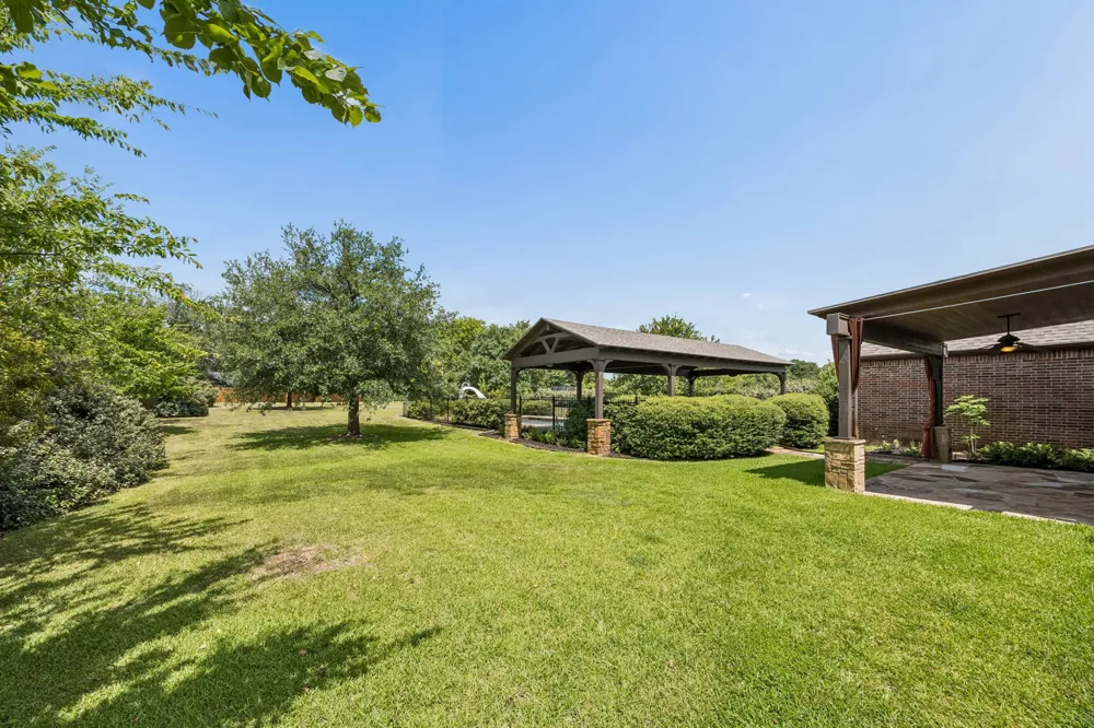2012 Woodbine Circle Southlake, TX 76092