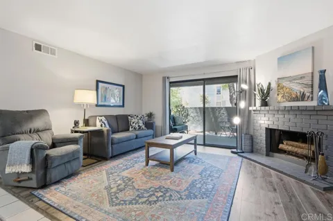 1040 E Washington Avenue #17