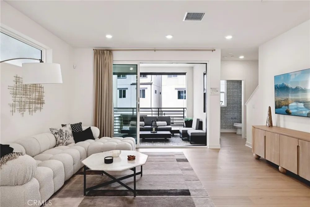 1663 Coral Sea Lane San Pedro, CA 90732