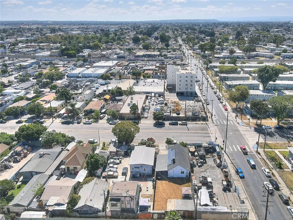 5506 Holmes Avenue Los Angeles, CA 90058
