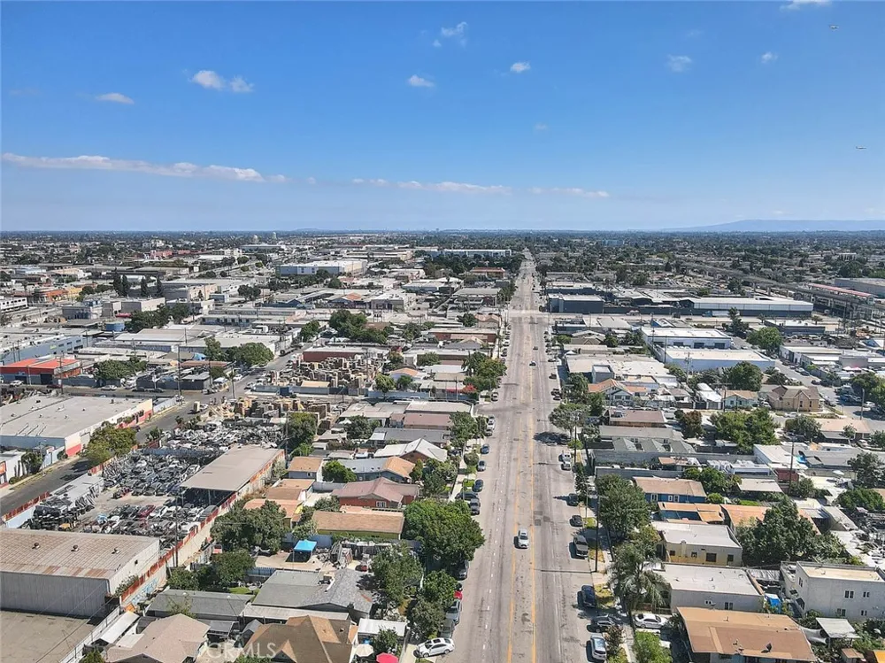 5506 Holmes Avenue Los Angeles, CA 90058