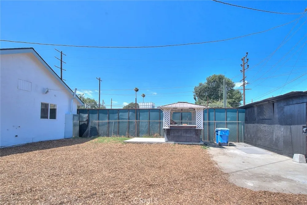 5506 Holmes Avenue Los Angeles, CA 90058