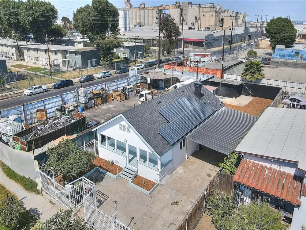 5506 Holmes Avenue Los Angeles, CA 90058