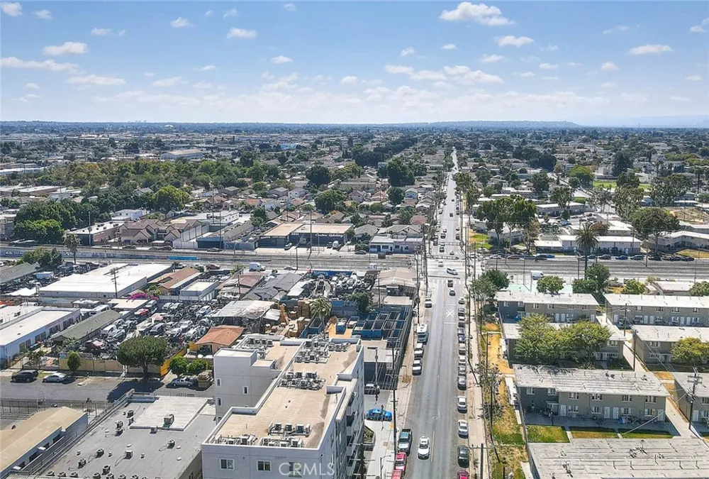 5506 Holmes Avenue Los Angeles, CA 90058