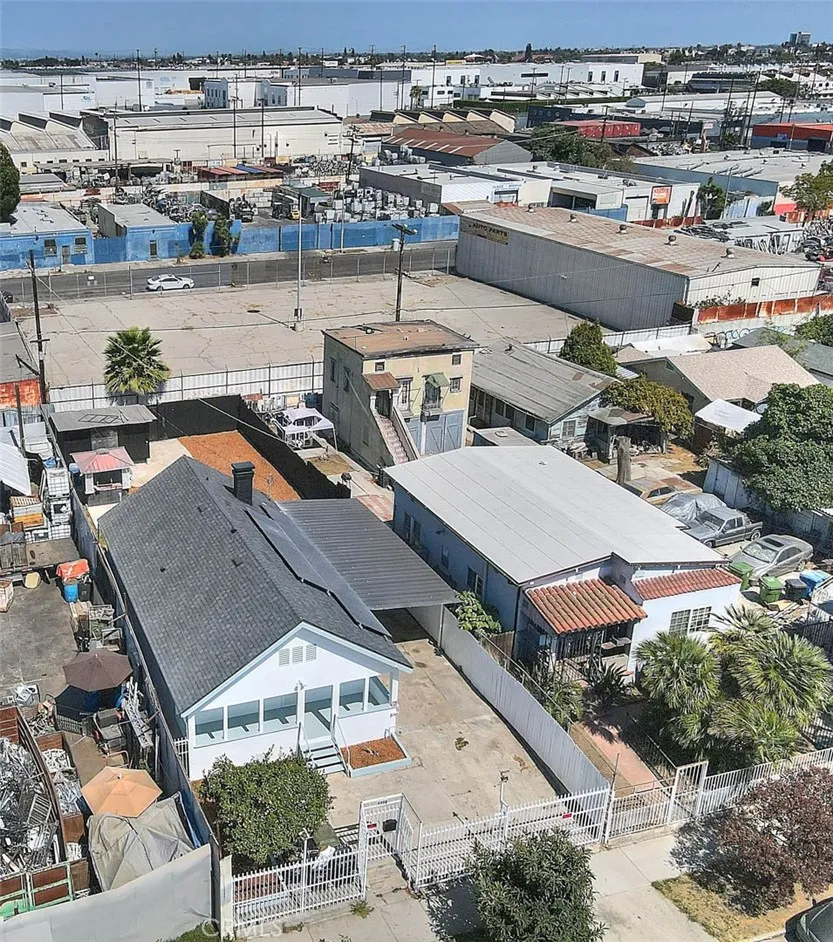 5506 Holmes Avenue Los Angeles, CA 90058