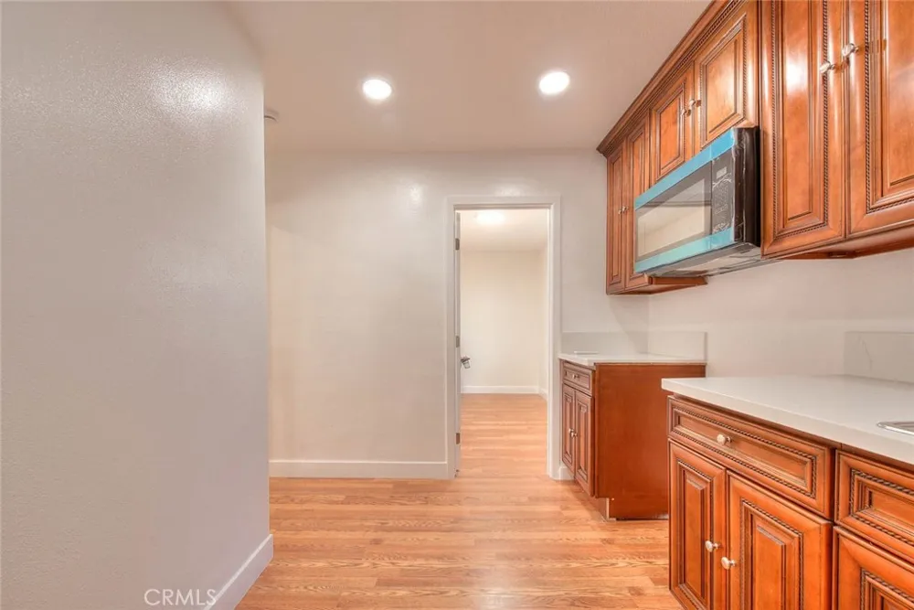 5506 Holmes Avenue Los Angeles, CA 90058