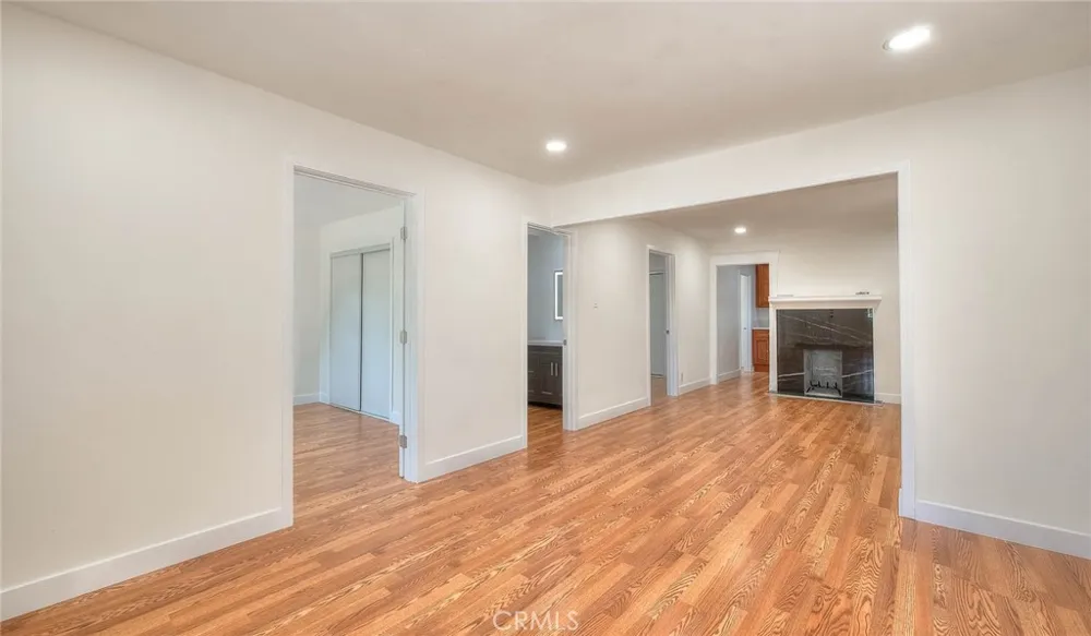 5506 Holmes Avenue Los Angeles, CA 90058