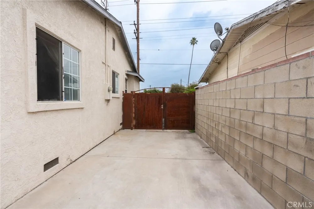 309 Mcpherrin Monterey Park, CA 91754