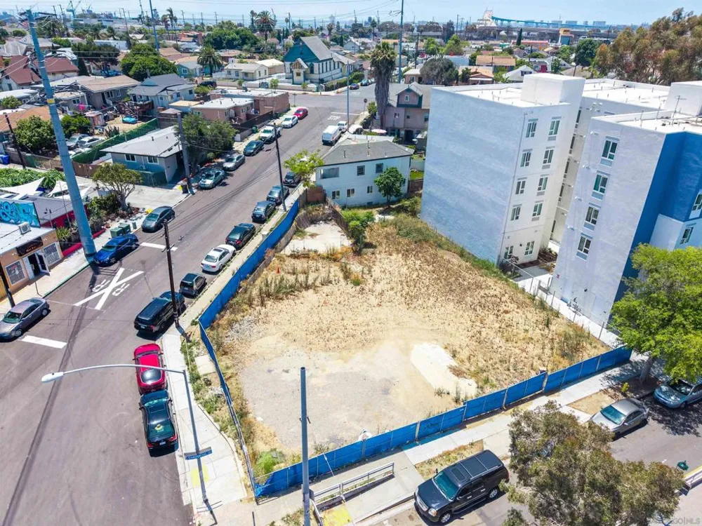 2575 Commercial Street San Diego, CA 92113
