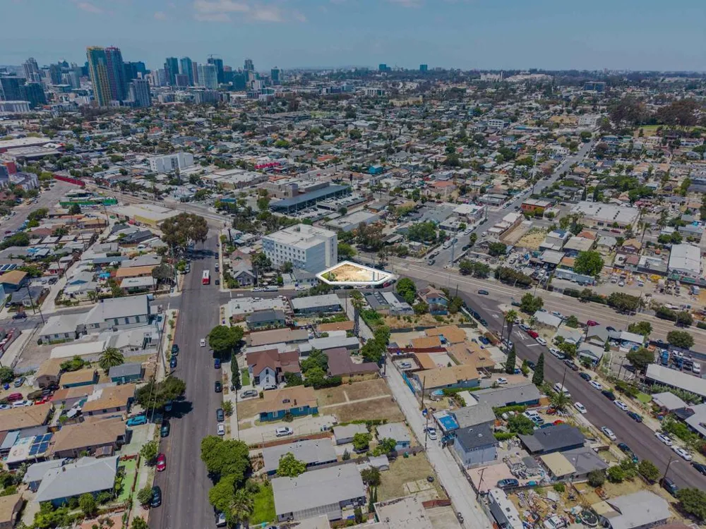 2575 Commercial Street San Diego, CA 92113
