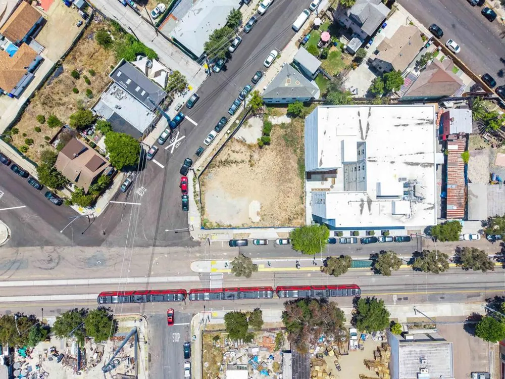 2575 Commercial Street San Diego, CA 92113