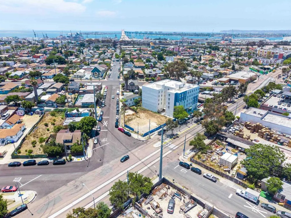 2575 Commercial Street San Diego, CA 92113