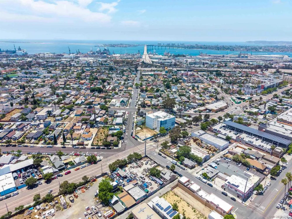 2575 Commercial Street San Diego, CA 92113