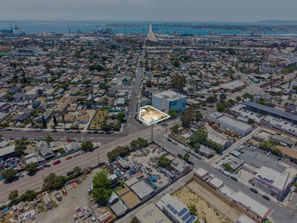 2575 Commercial Street San Diego, CA 92113