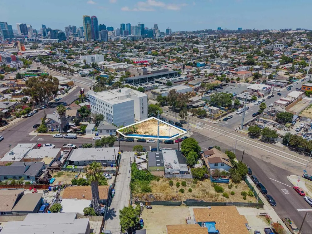 2575 Commercial Street San Diego, CA 92113