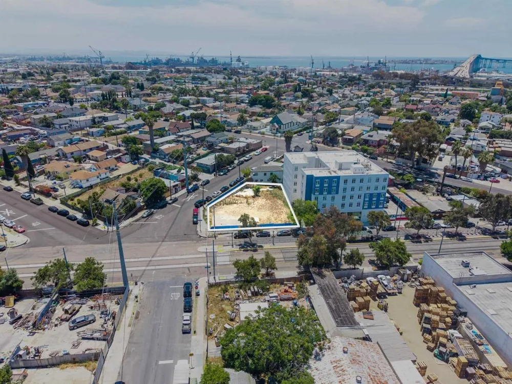 2575 Commercial Street San Diego, CA 92113