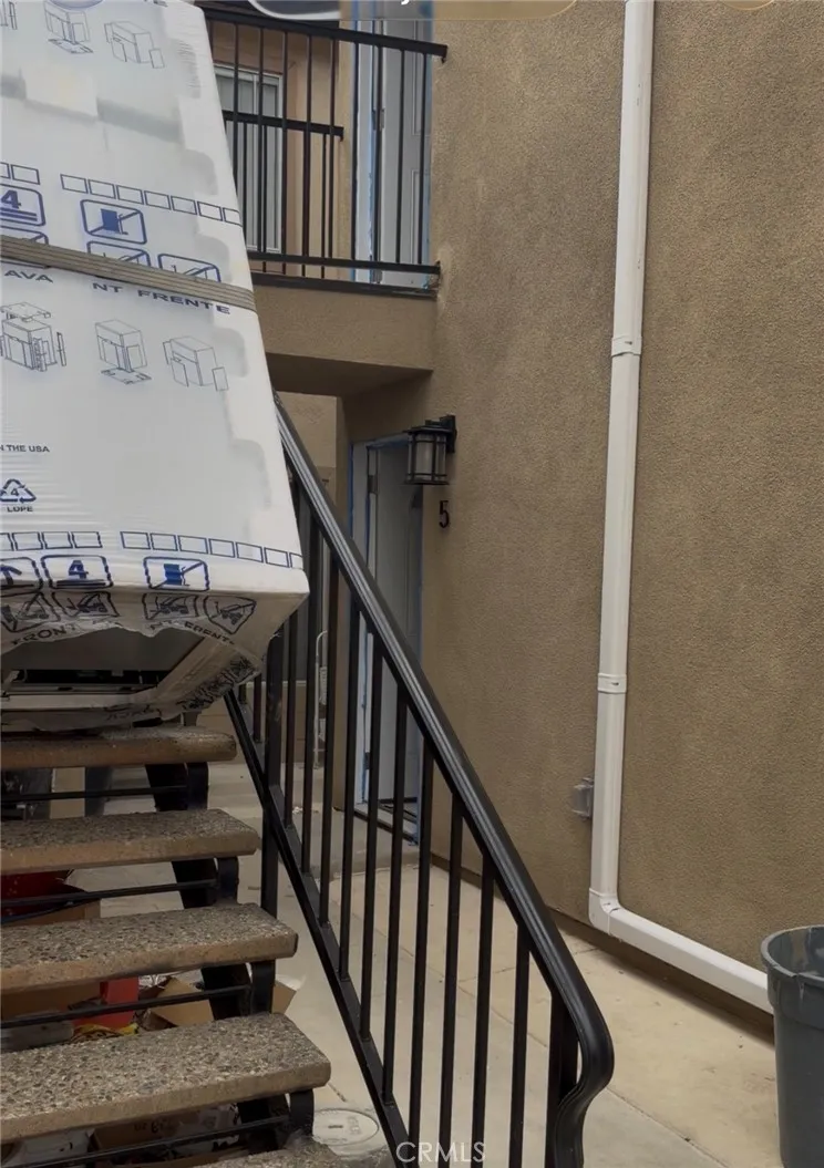 988 Valencia #6 Costa Mesa, CA 92626