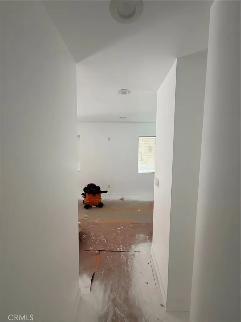 988 Valencia #6 Costa Mesa, CA 92626