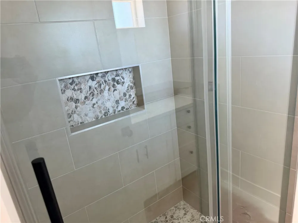 988 Valencia #6 Costa Mesa, CA 92626