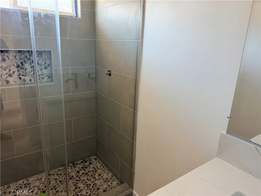 988 Valencia #6 Costa Mesa, CA 92626