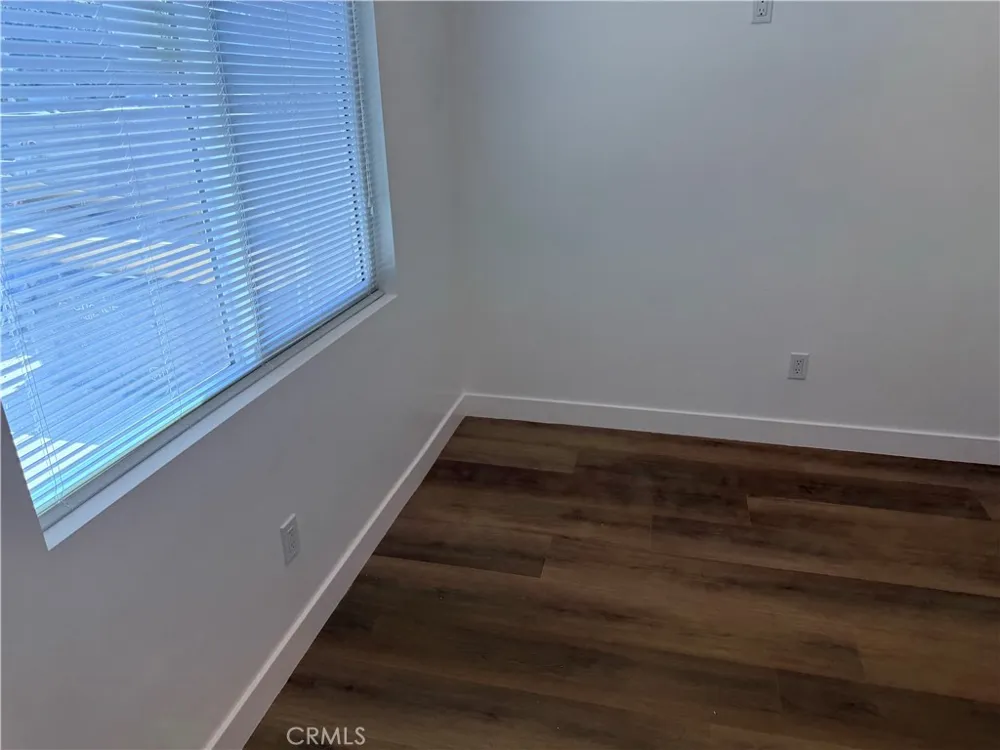 988 Valencia #6 Costa Mesa, CA 92626