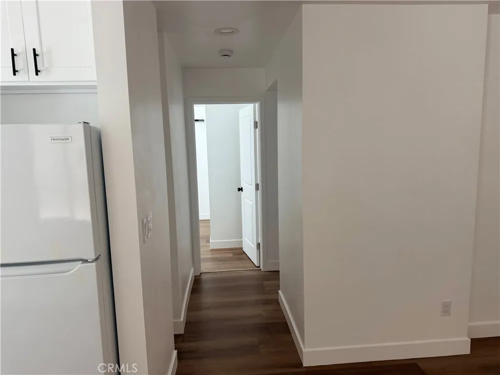 988 Valencia #6 Costa Mesa, CA 92626