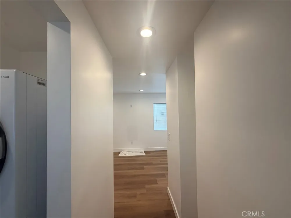 988 Valencia #6 Costa Mesa, CA 92626