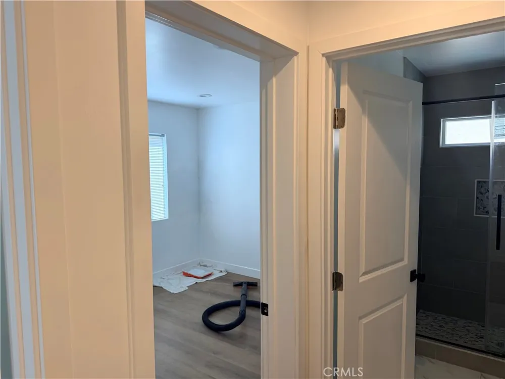 988 Valencia #6 Costa Mesa, CA 92626
