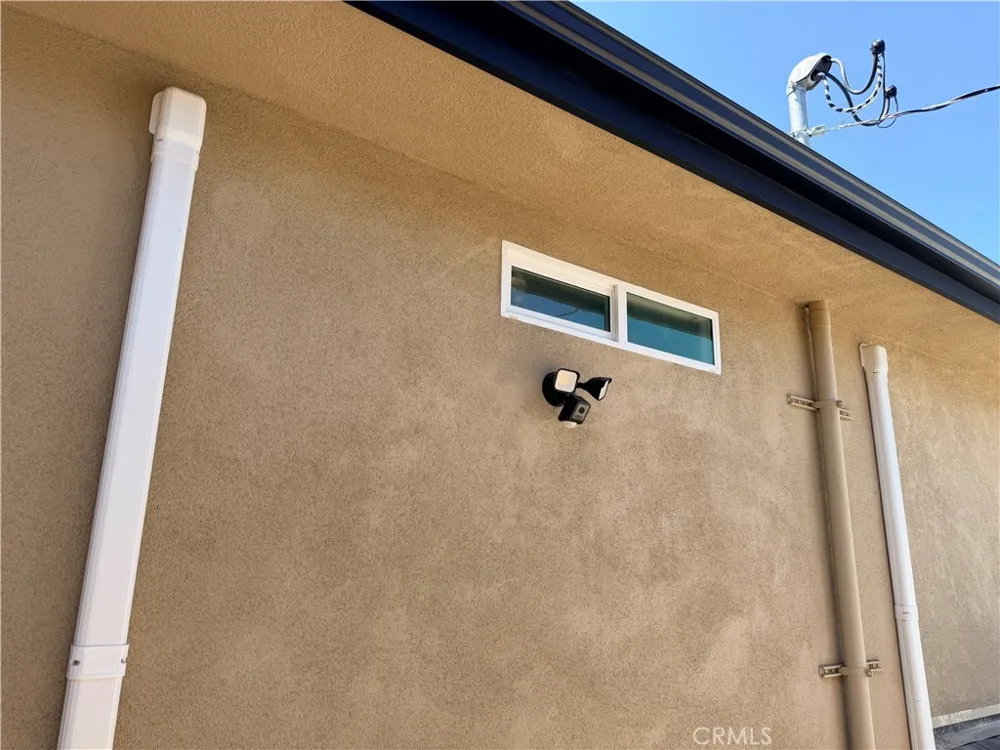 988 Valencia #6 Costa Mesa, CA 92626