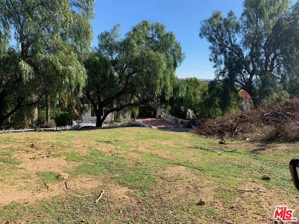 207 S La Gross Way Chatsworth, CA 91311