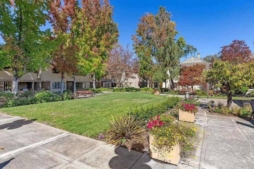 443 Alberto Way #B219 Los Gatos, CA 95032