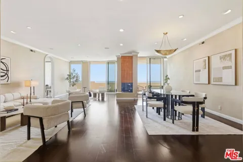 1333 S Beverly Glen Boulevard #902