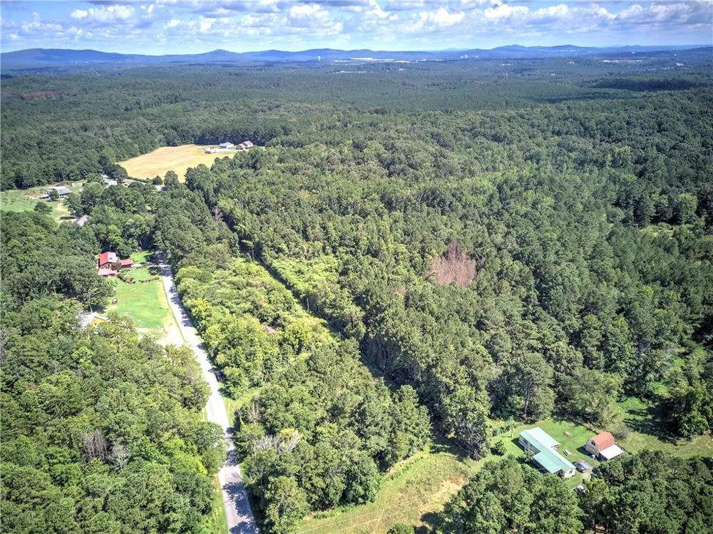 000 Crowe Springs Spur Adairsville, GA 30103