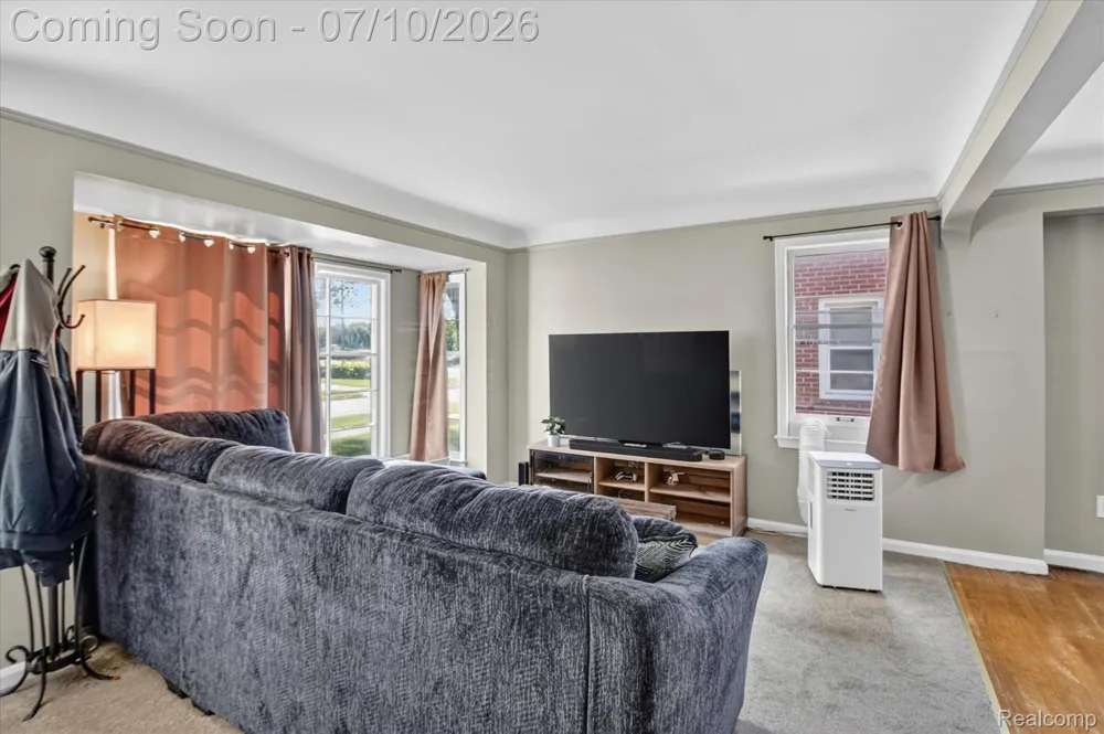 17125 Lennane Redford Charter Township, MI 48240