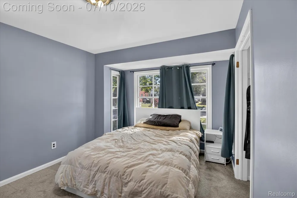 17125 Lennane Redford Charter Township, MI 48240