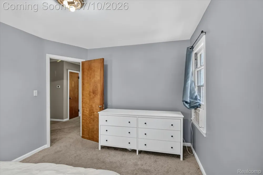 17125 Lennane Redford Charter Township, MI 48240