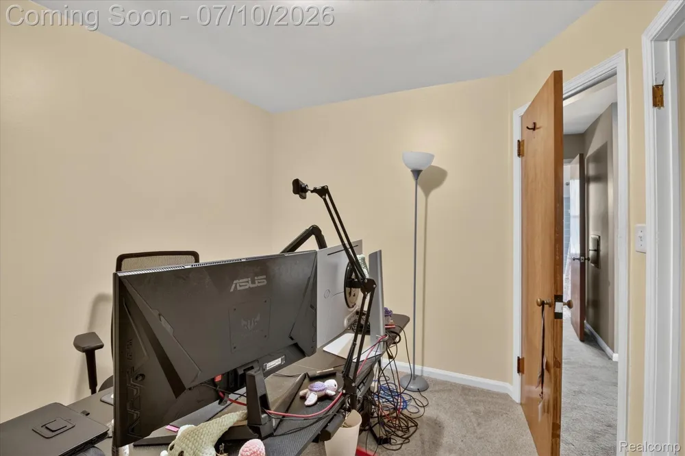 17125 Lennane Redford Charter Township, MI 48240