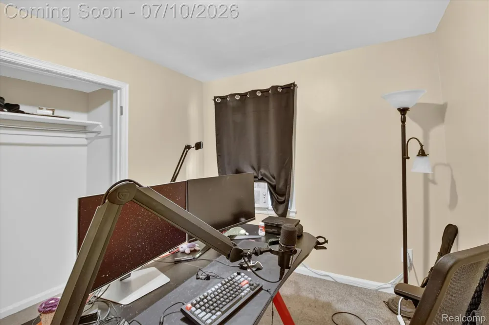 17125 Lennane Redford Charter Township, MI 48240