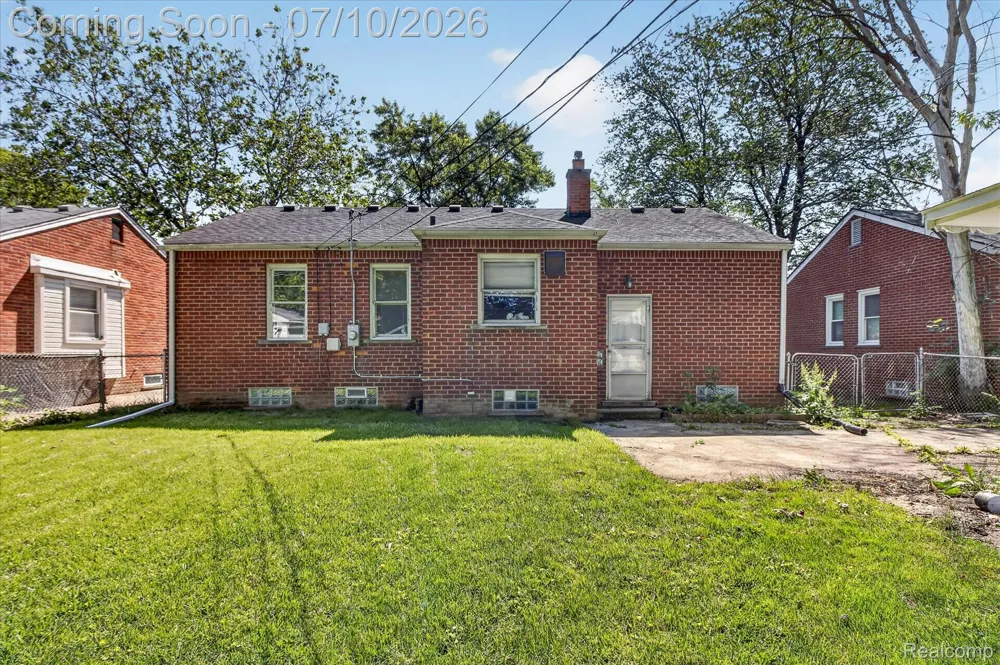 17125 Lennane Redford Charter Township, MI 48240