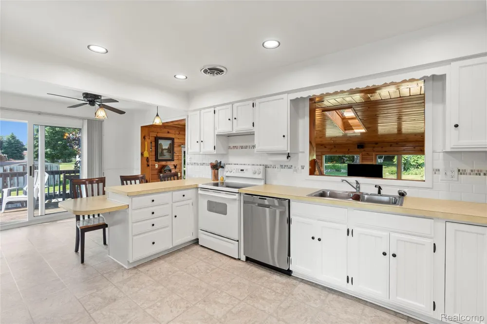 10504 Tamryn Boulevard Rose Township, MI 48442