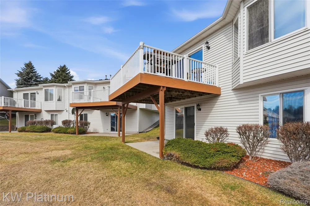 802 Crystal Lane Marysville City, MI 48040