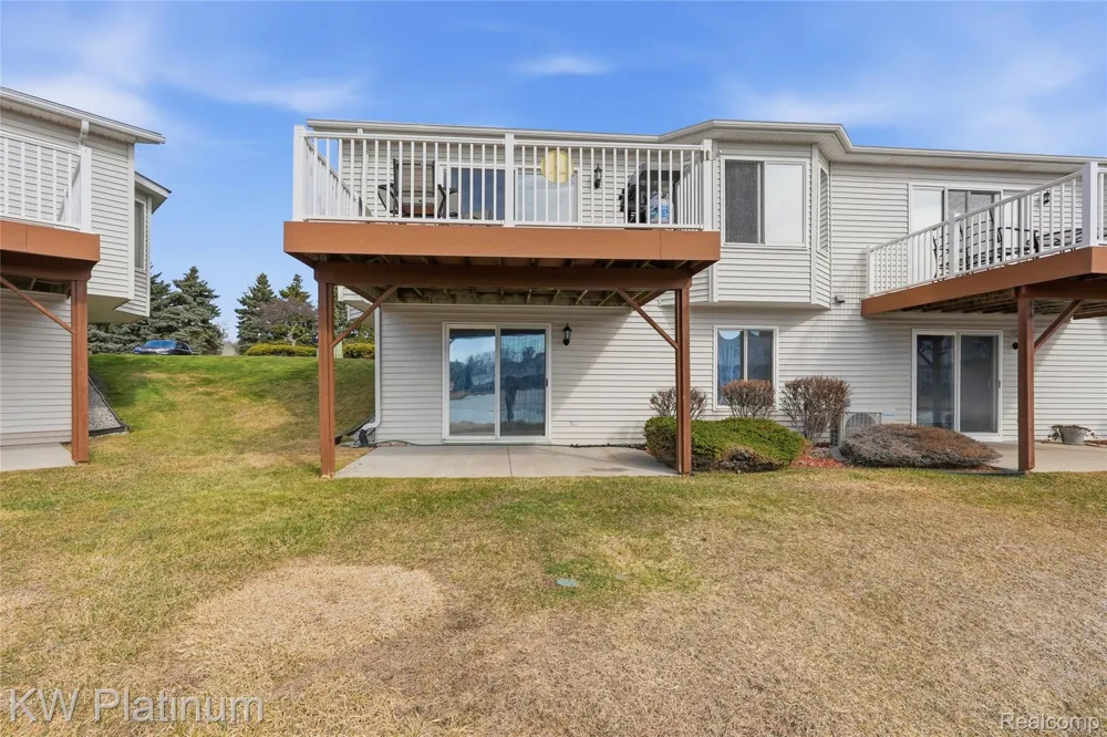 802 Crystal Lane Marysville City, MI 48040