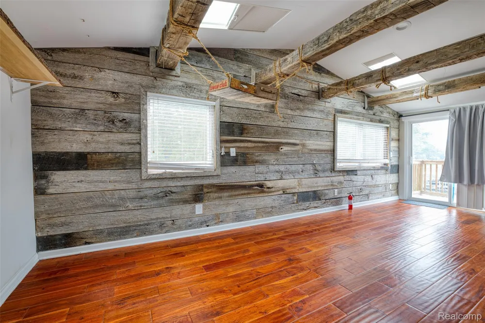 10401 Degrand Street White Lake Charter Township, MI 48386