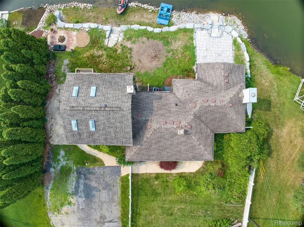 10401 Degrand Street White Lake Charter Township, MI 48386