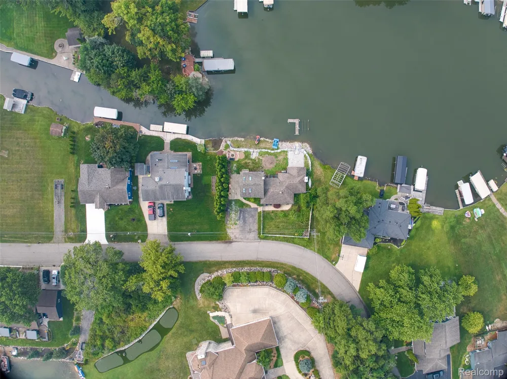 10401 Degrand Street White Lake Charter Township, MI 48386