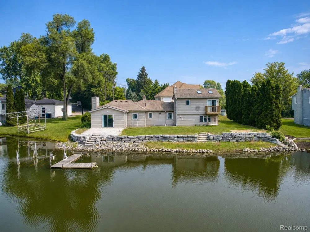 10401 Degrand Street White Lake Charter Township, MI 48386